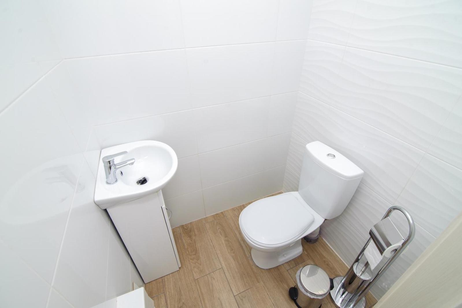 Extra Grand Lev Tolstoi Two Bedrooms Chisinau Exterior foto