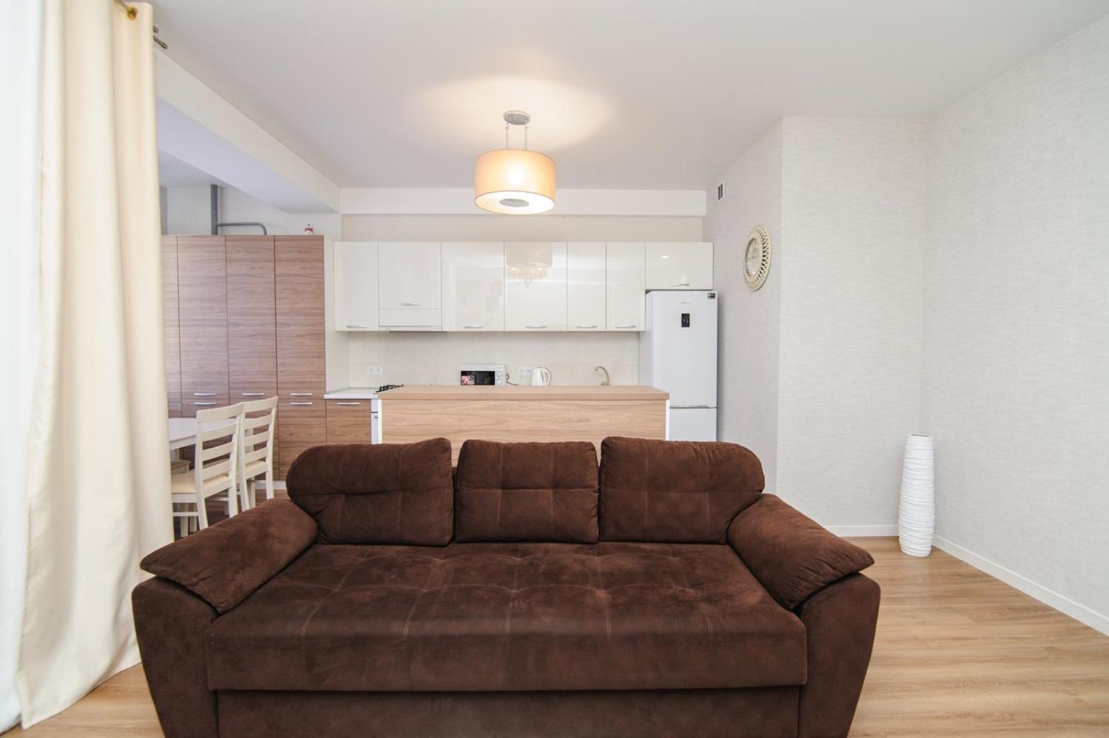 Extra Grand Lev Tolstoi Two Bedrooms Chisinau Exterior foto